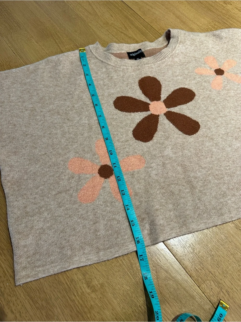 Originality Brand Beige Knit Cropped Sweater with Brown and Peach Flowers Size L